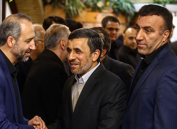 تصویر: خوش و بش احمدی نژاد و سرافراز
