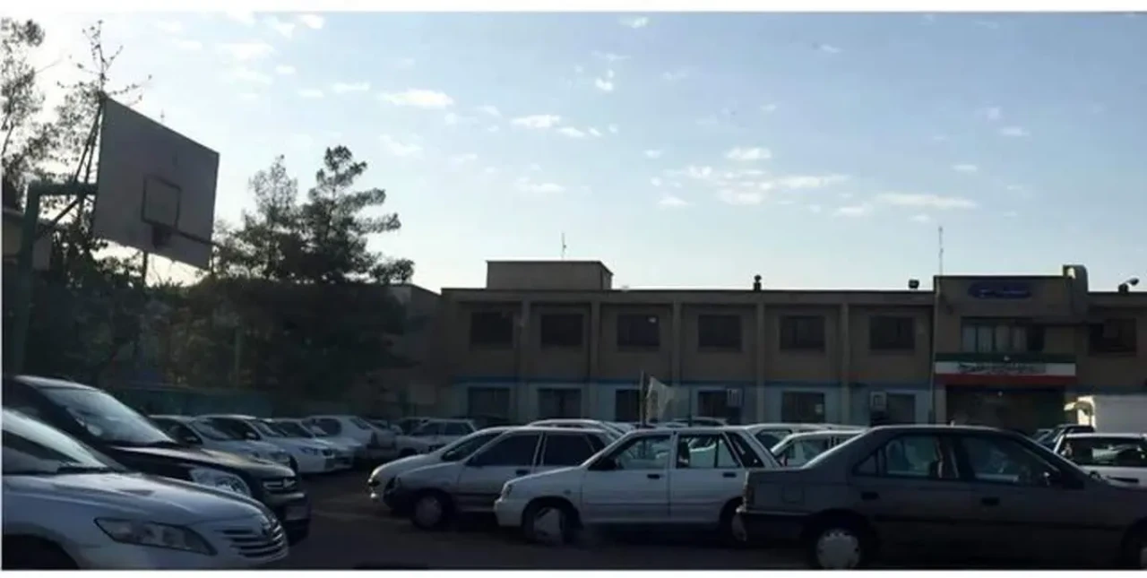 از کلاس تا پارکینگ؛ روایت اجاره حیاط مدارس زیر سایه تنگنای مالی از کلاس تا پارکینگ؛ روایت اجاره حیاط مدارس زیر سایه تنگنای مالی